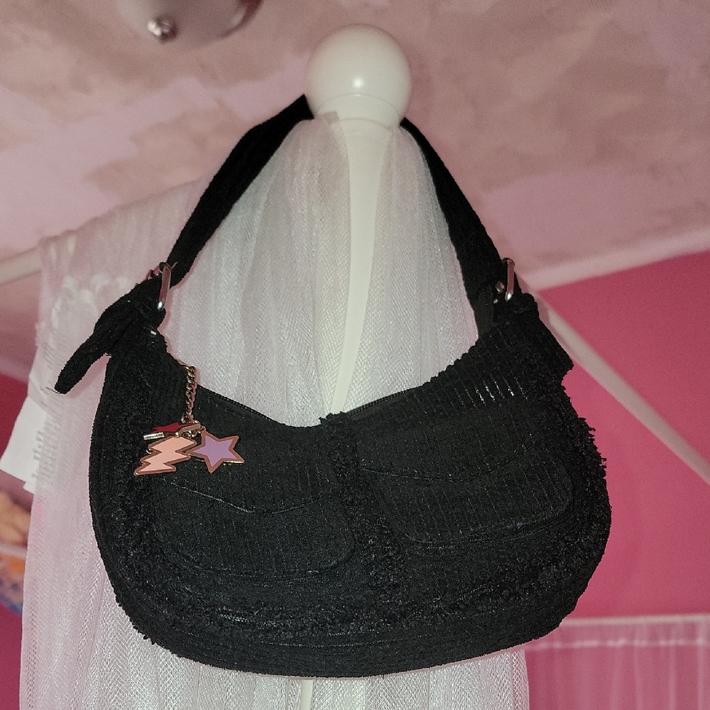 Chic Black Shoulder Bag with Star Charm